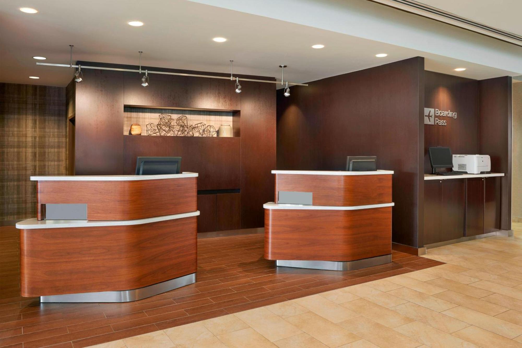 Hotel Courtyard By Marriott Kingston Highway 401 Exterior foto