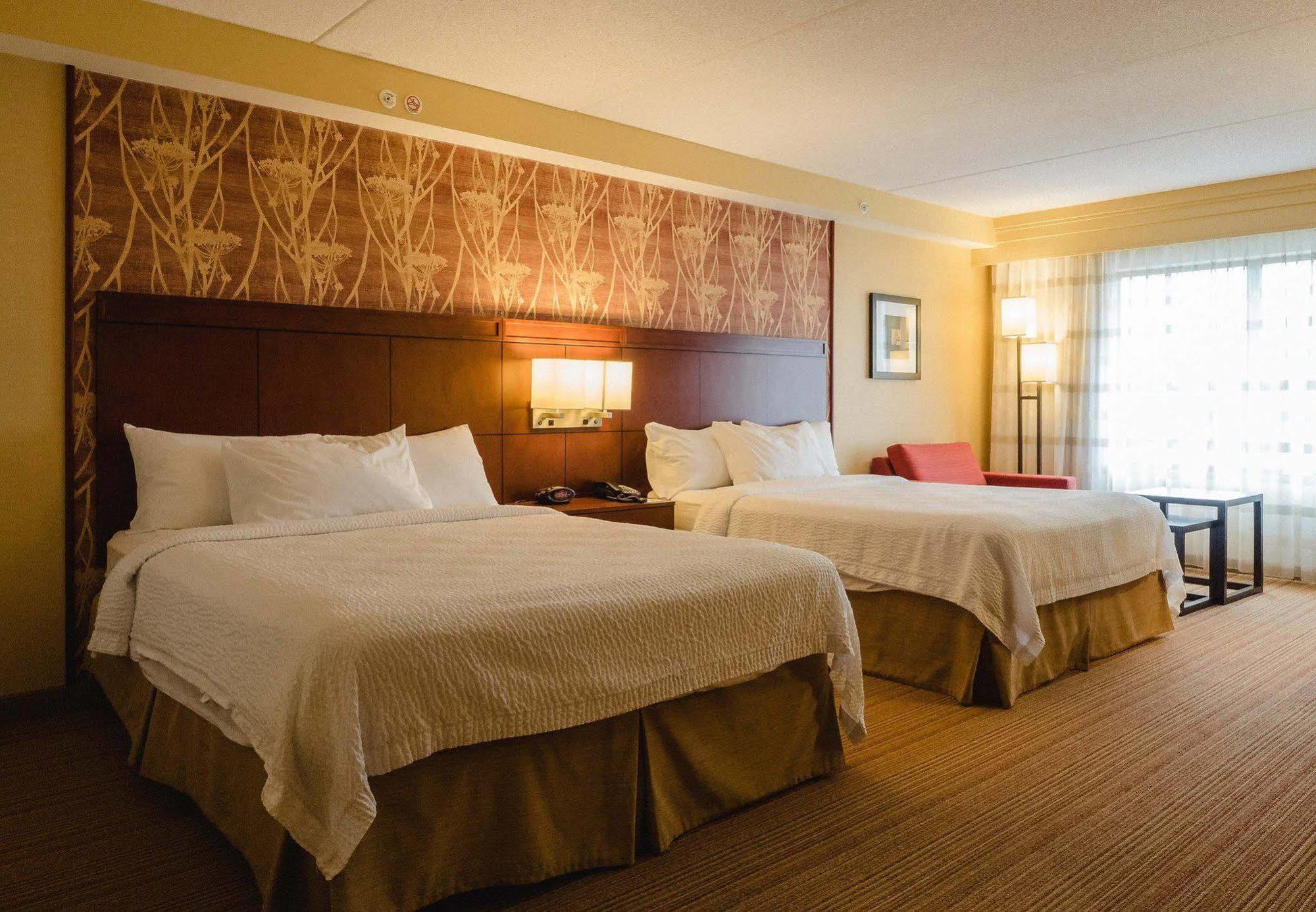Hotel Courtyard By Marriott Kingston Highway 401 Exterior foto
